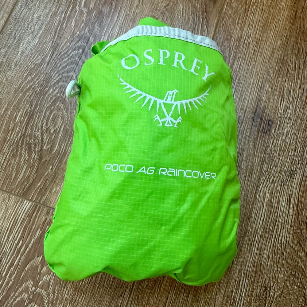 Osprey Poco AG Raincover in Bright Lime